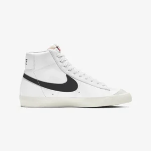 Nike BLAZER