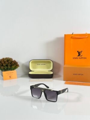Louis_Vuitton_3005_Black_DC