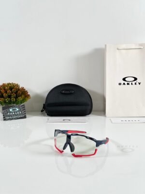 Oakley_8241_Blue_Red_Day
