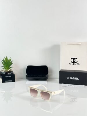 Chanel_WMNS_8318_Cream_Brown