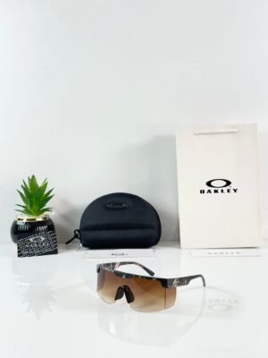 Oakley_9957_Brown