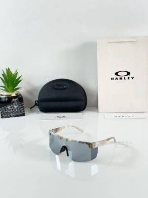 Oakley_9957_Marble_Silver_Mercury