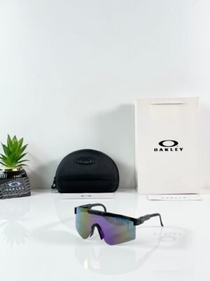Oakley_C4_Black_Revo