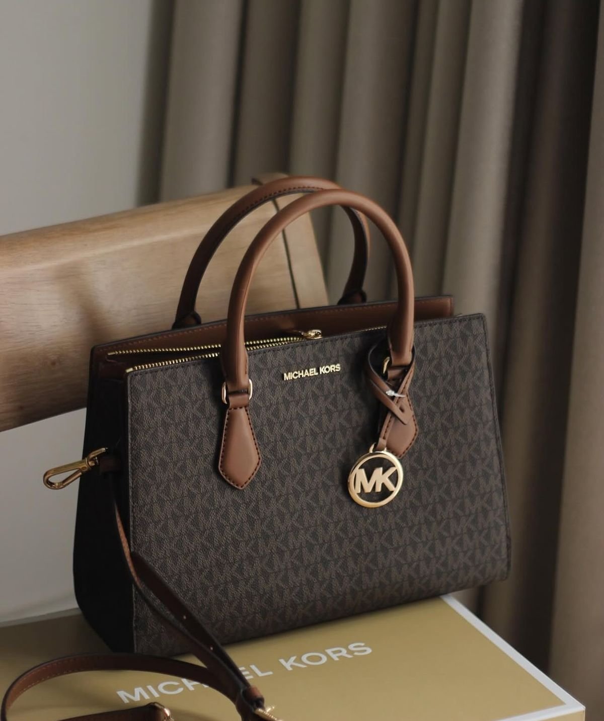 MICHAEL KORS